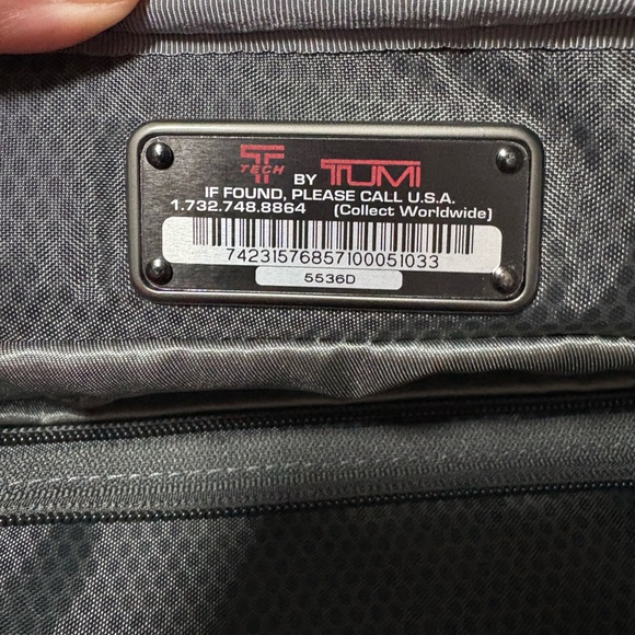 Tumi T-tech Tri-Fold Travel Garment Carryon Bag - Picture 6 of 14